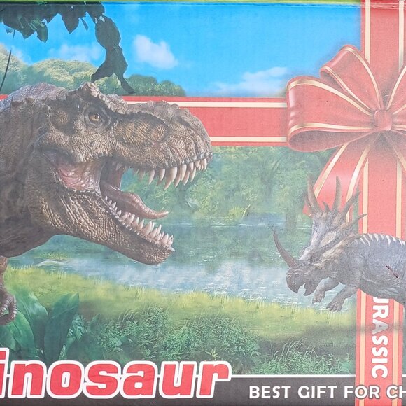 Dinosaur Play Set with Large Mat and Figurines - Picture 11 of 12